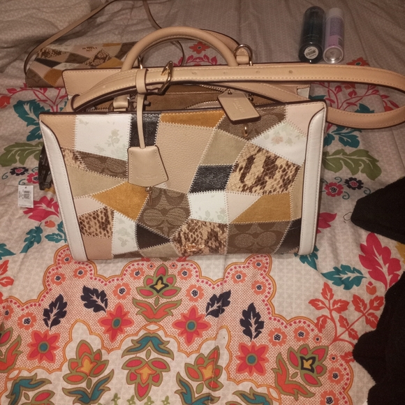2 Coach Purses. 1 Medium Purse, & A Small Purse - Picture 7 of 7